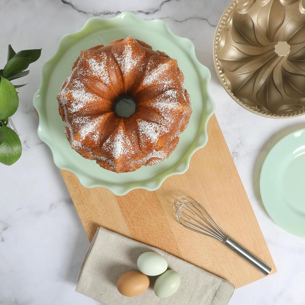 Champagne Gold Flower-Shaped Cast Aluminum Cake Mold